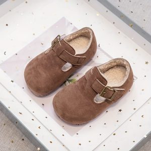 Cozy Fleece-Lined Winter Footwear for Youngsters - Vintage Style, Warm & Lightweight with Hook and Loop Closure, Ideal for Young Ones